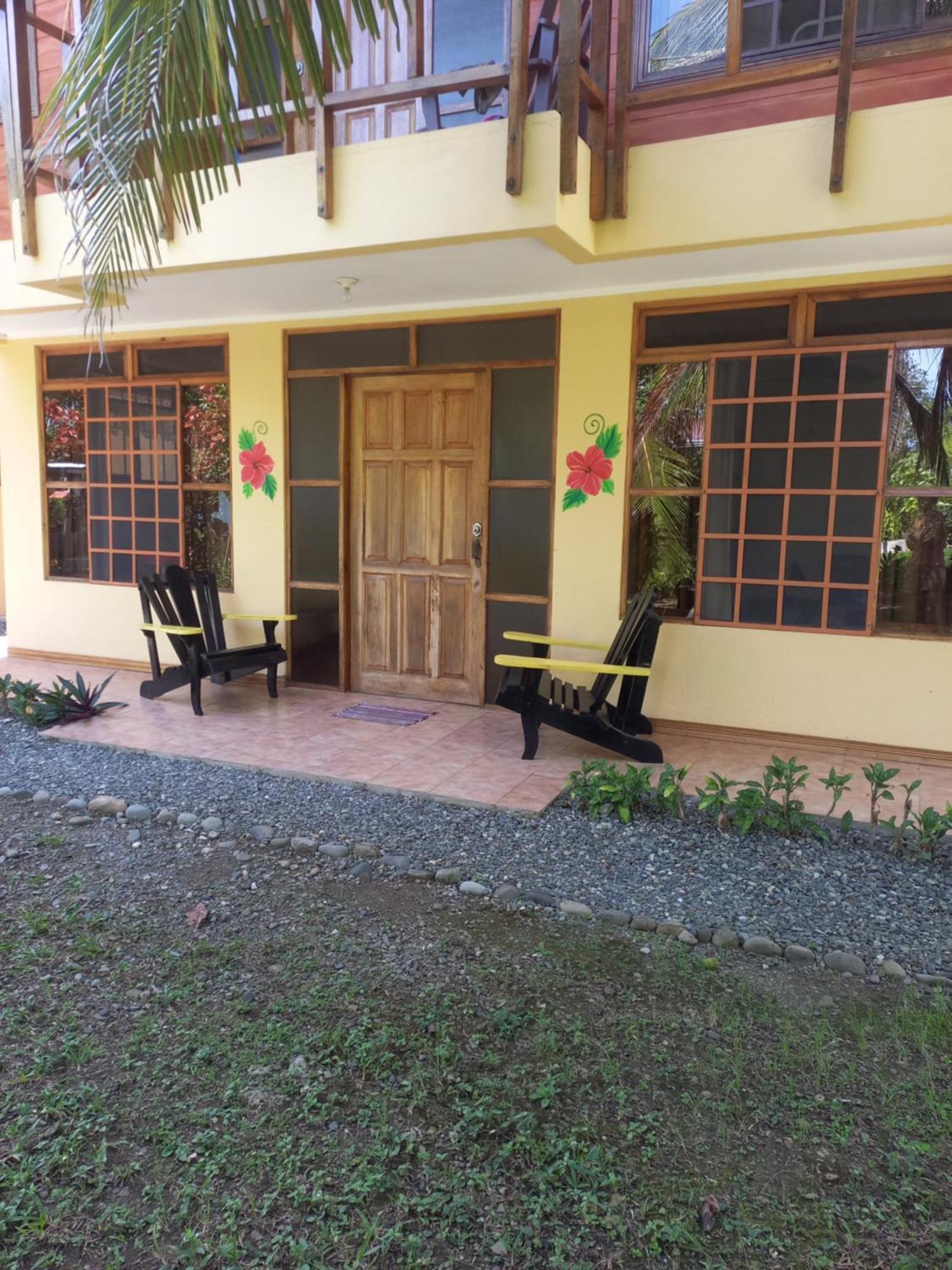 Aparthotel Babilonia à Cahuita Extérieur photo